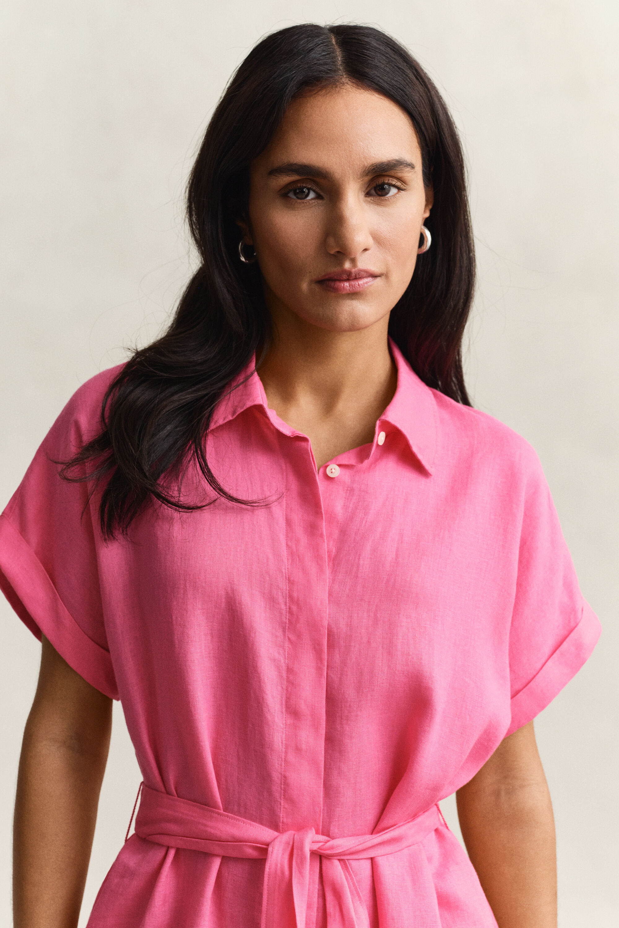 Skjortklänning i linne med holkärm