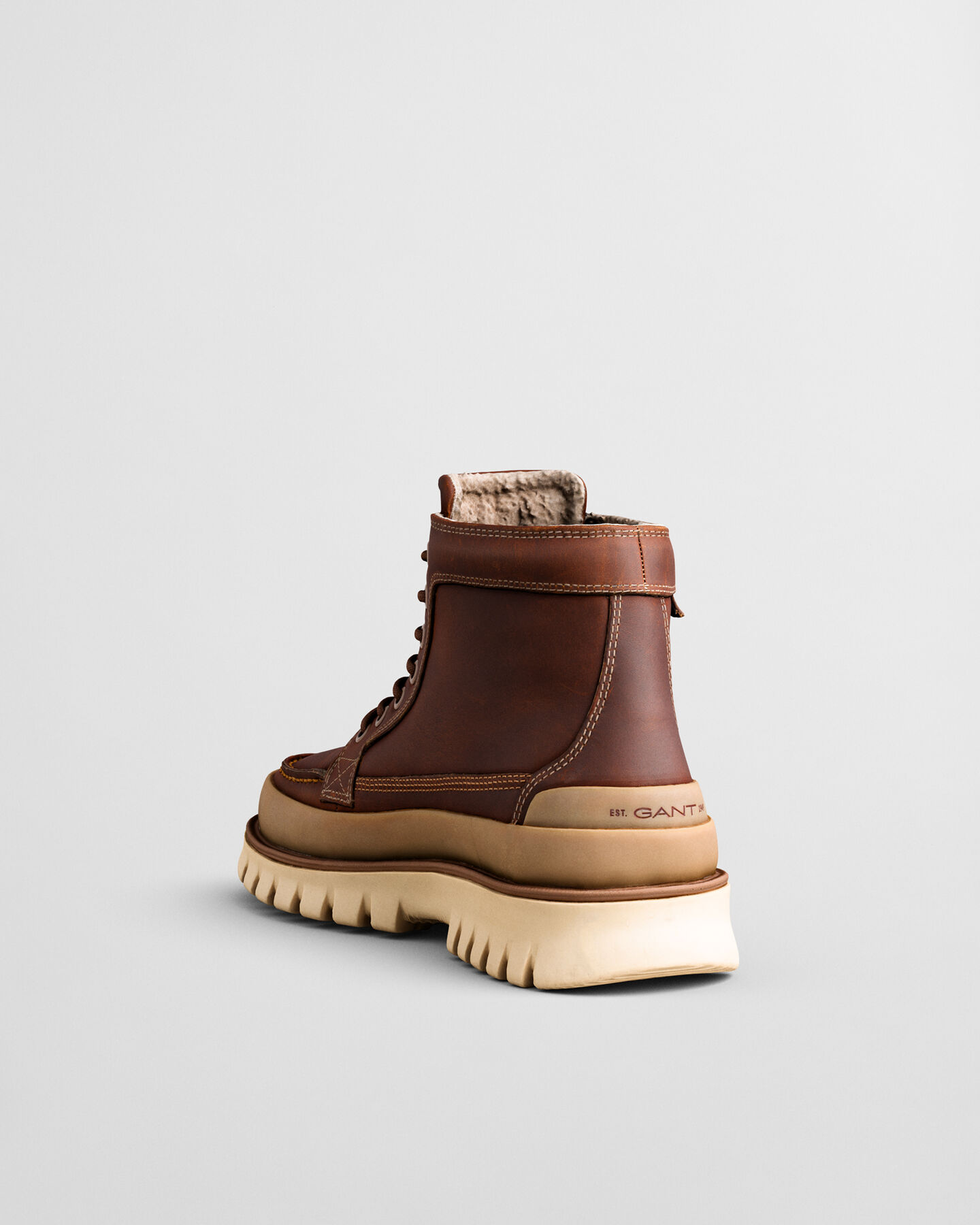 Nebrada medelhöga läderboots