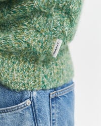 Kabelstickad tröja med rund hals