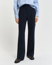 Slim fit slacks med utställda ben