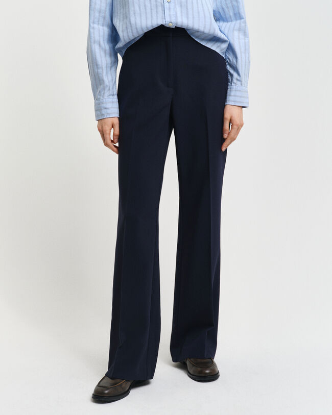 Slim fit slacks med utställda ben