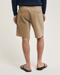 Seasonal Essential Regular fit Archive Shield chinosshorts