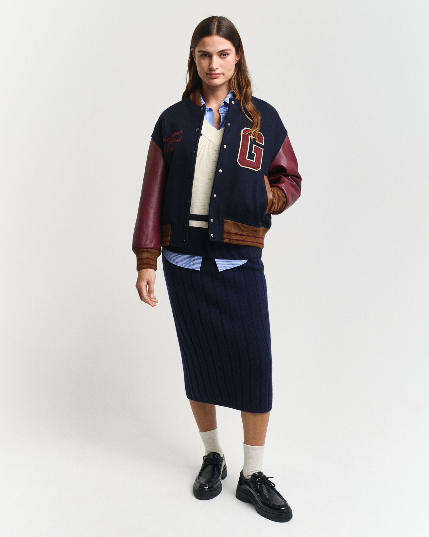 Bredribbad kjol i ull