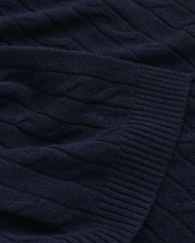 Kabelstickad yllehalsduk