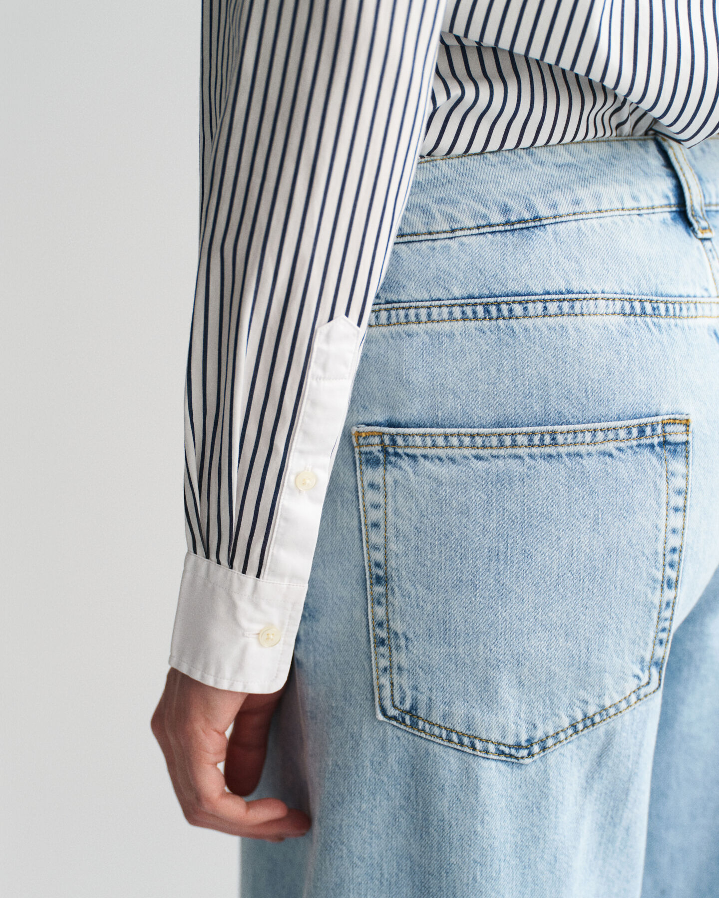 Regular fit randig skjorta med kontrastkrage