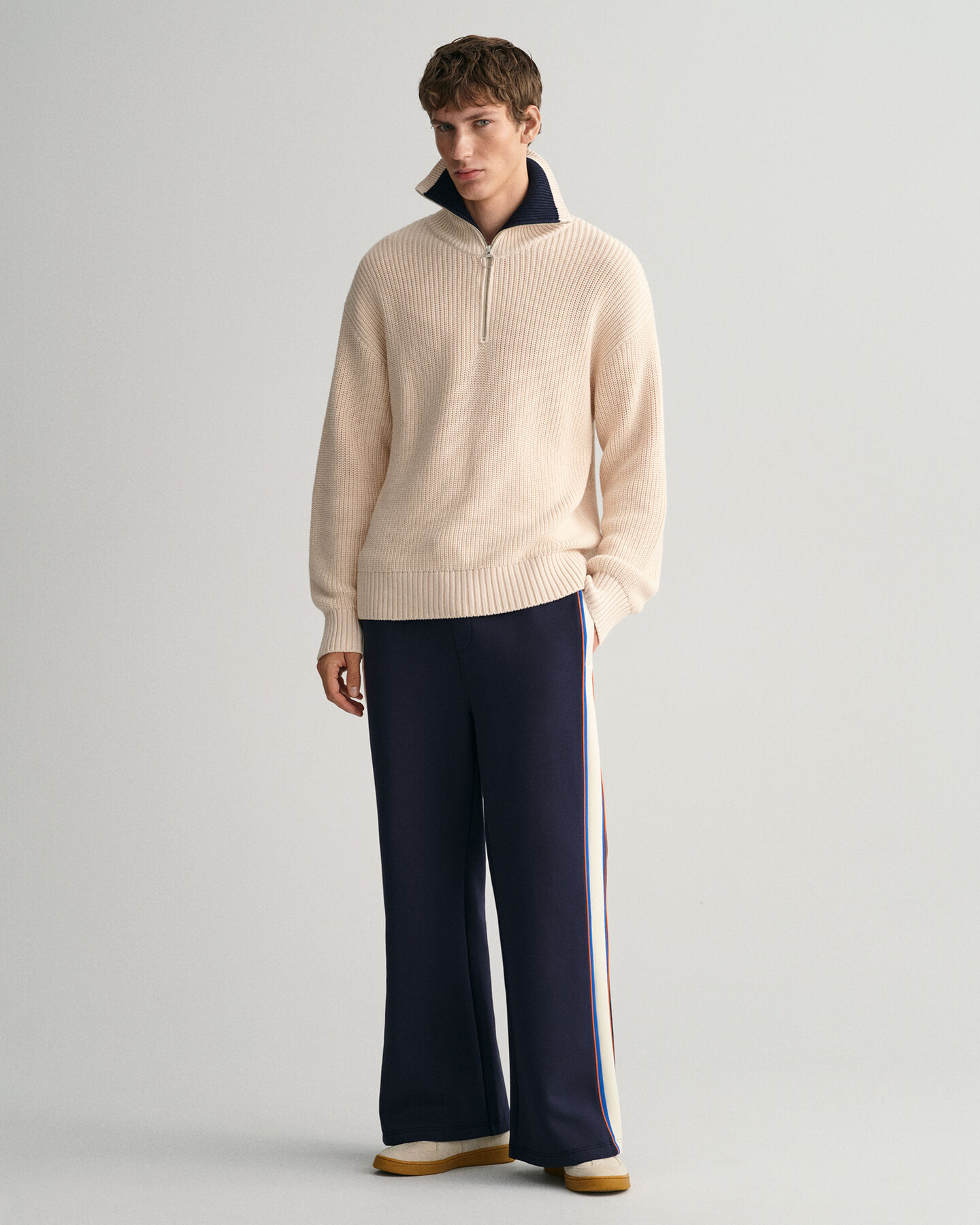 Ribbstickad half-zip tröja