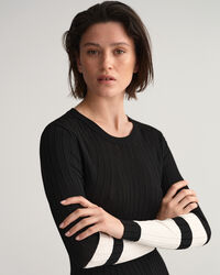 Ribbstickad klänning med breda ränder