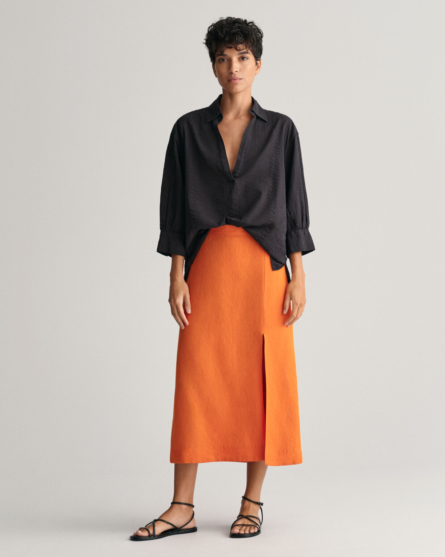 Midikjol i linneblandning