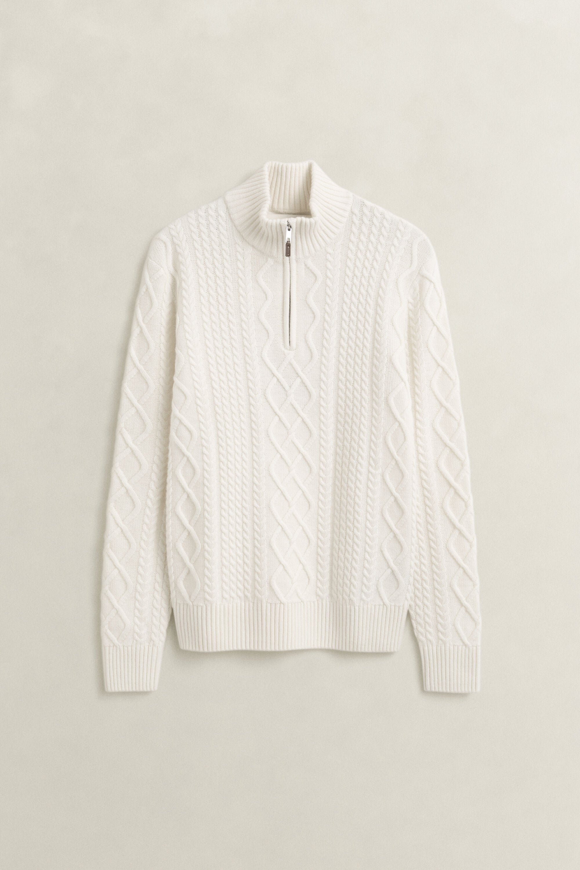Kabelstickad tröja i ullblandning med half-zip