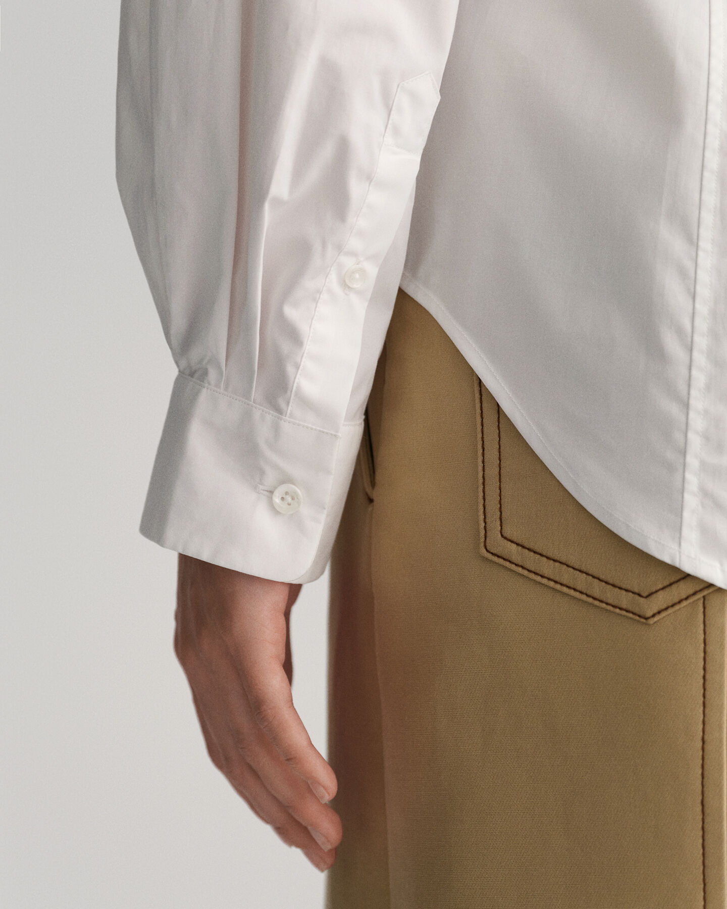 Regular fit skjorta med insnitt