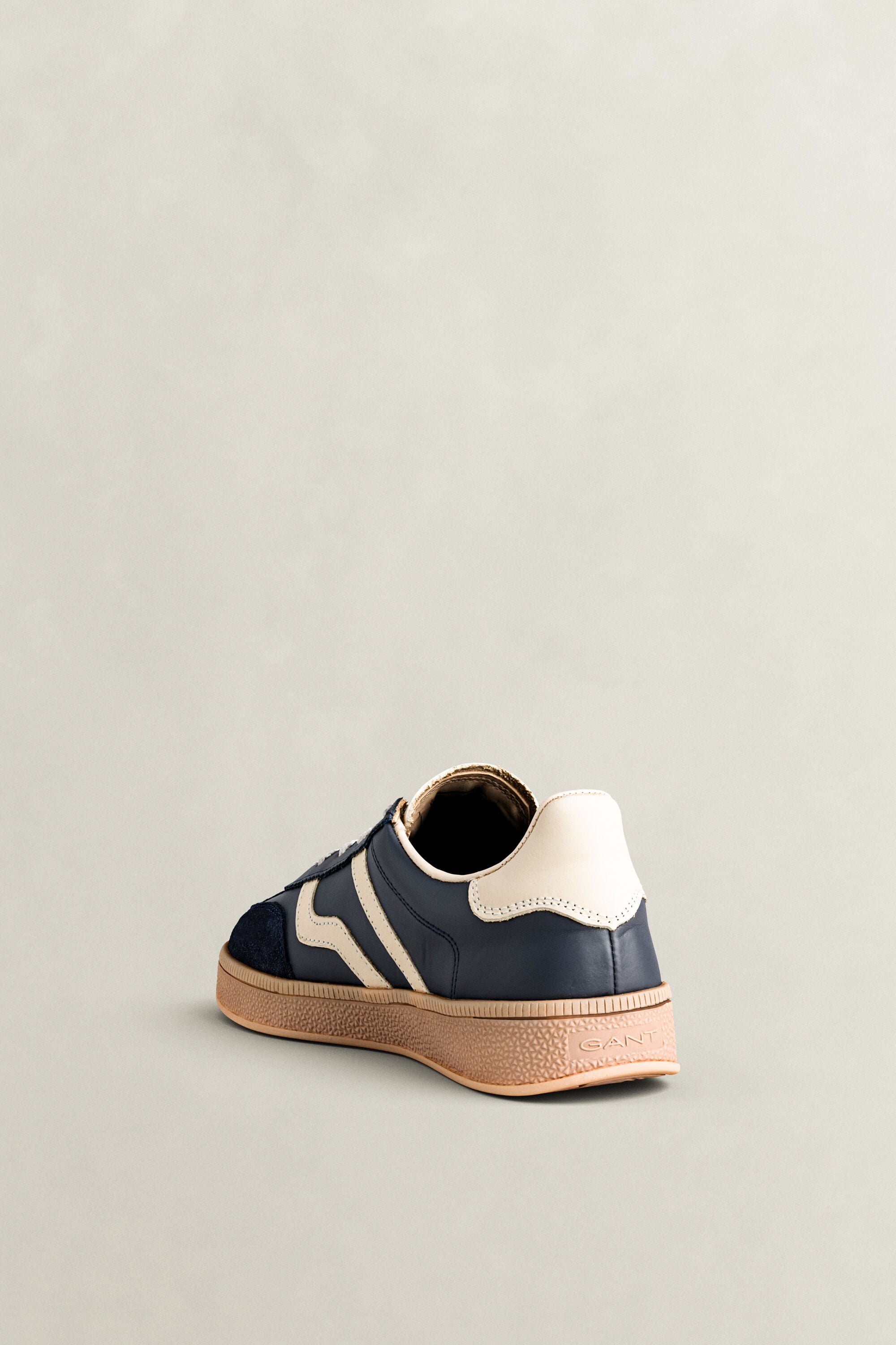 Cuzima sneakers i mocka och läder