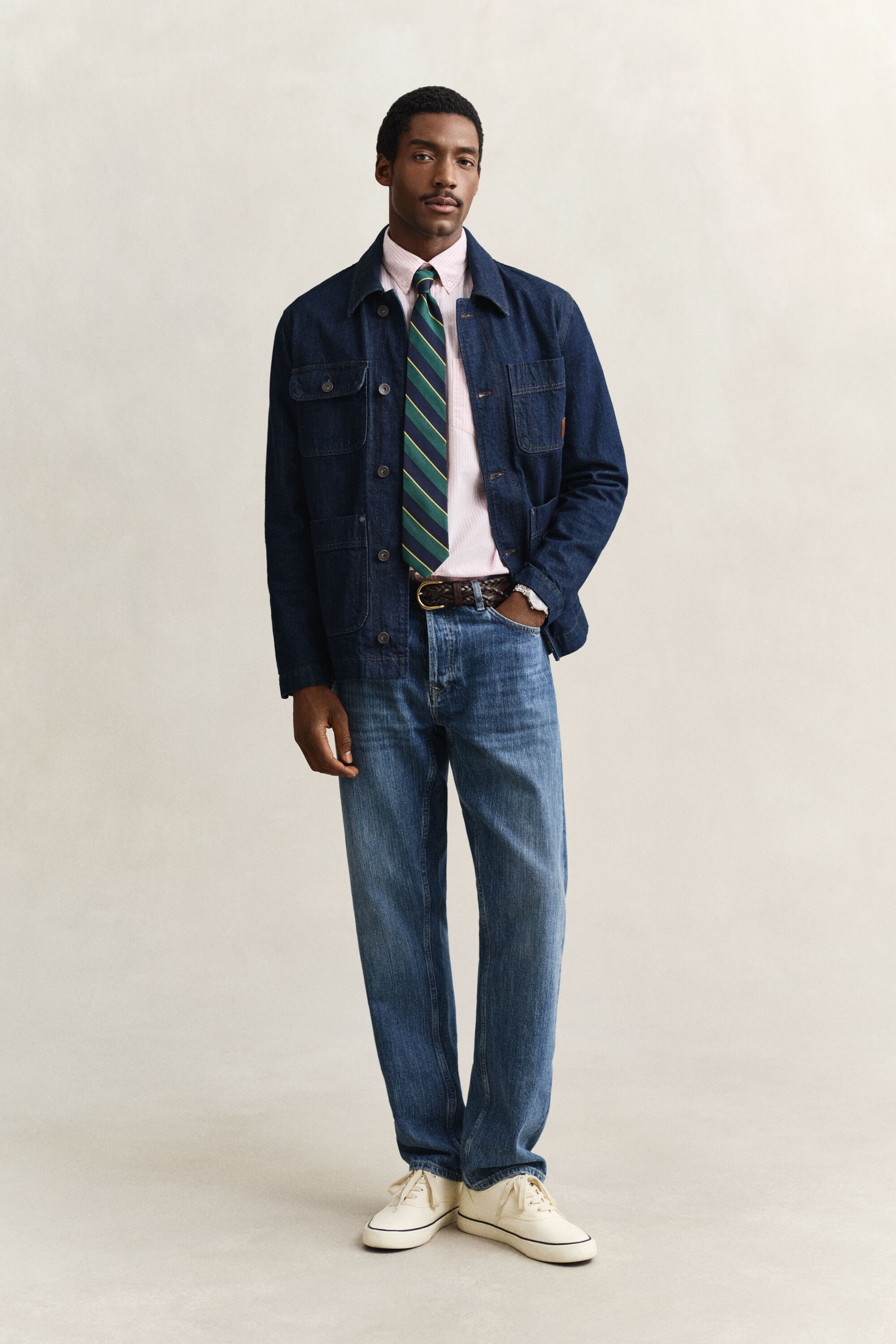 Klassisk oxfordskjorta med mellanbreda ränder