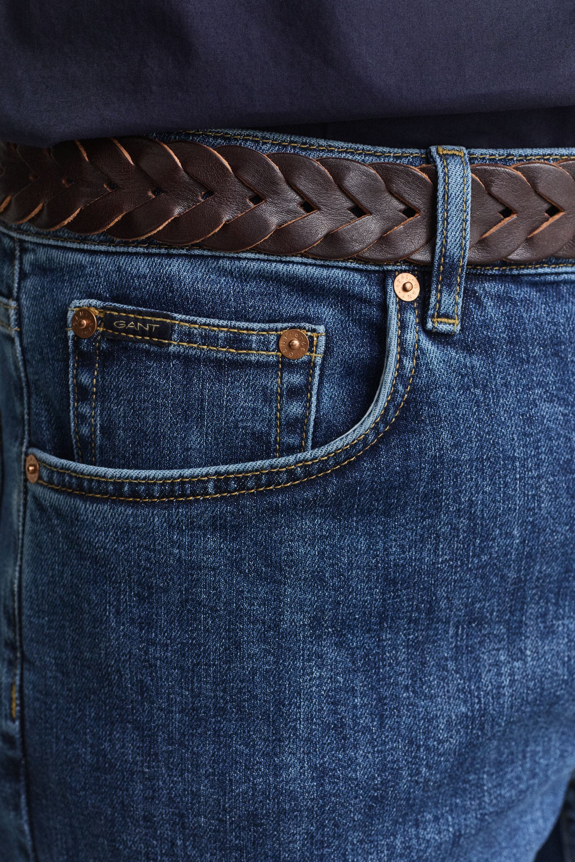 Regular fit jeans i stilren tvätt