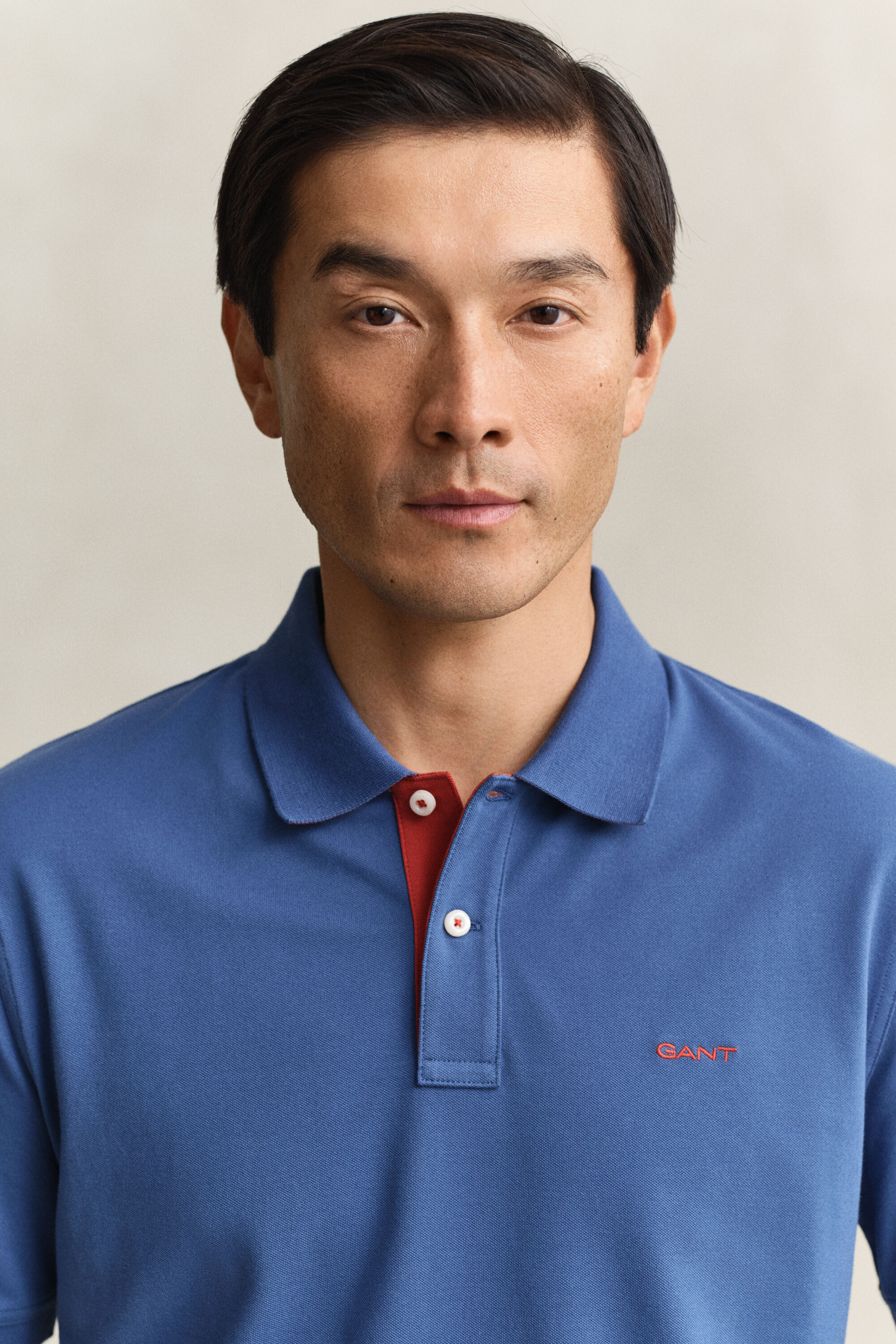 Kontrastfärgad pikétröja