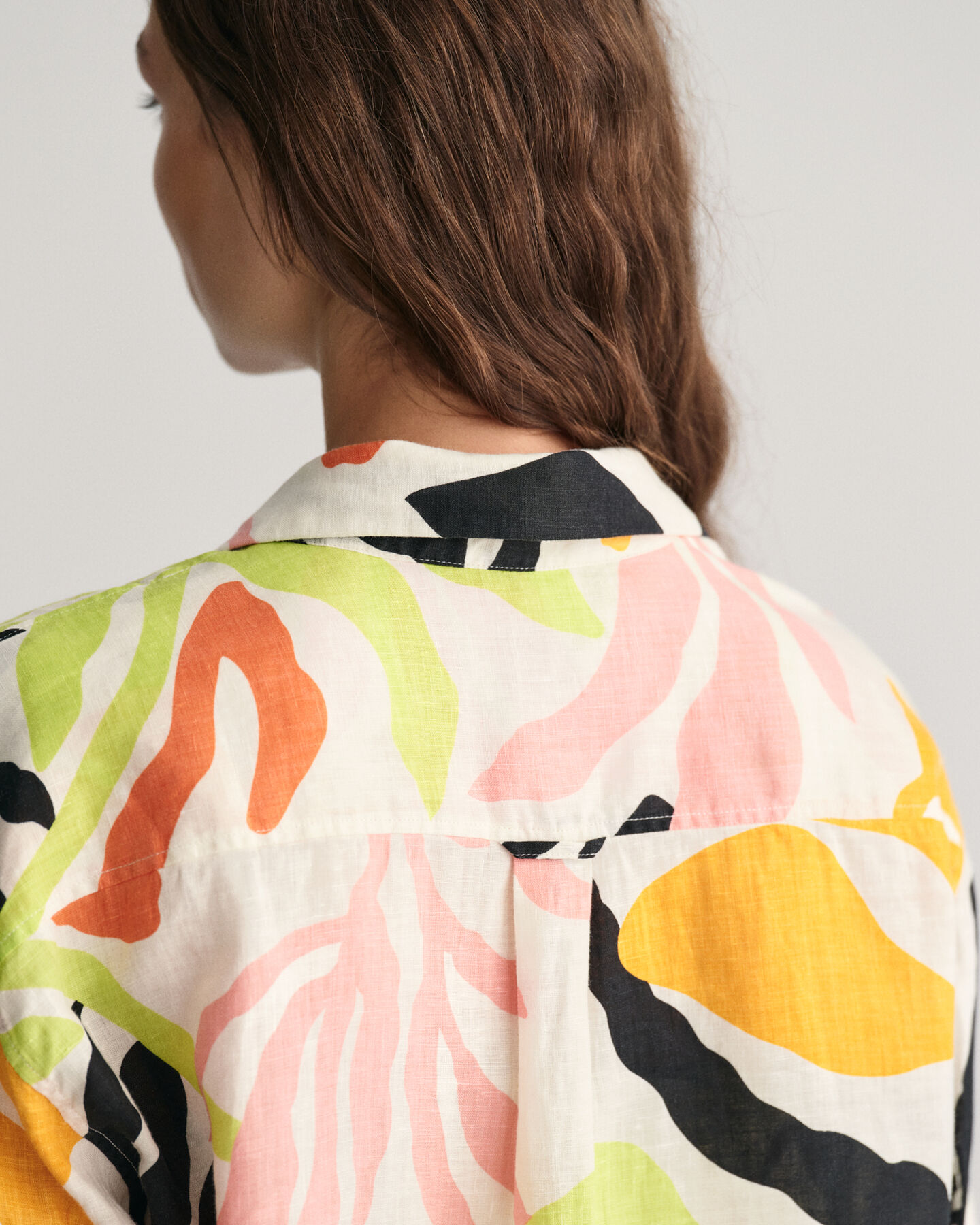 Relaxed fit palmm&ouml;nstrad kort&auml;rmad linneskjorta