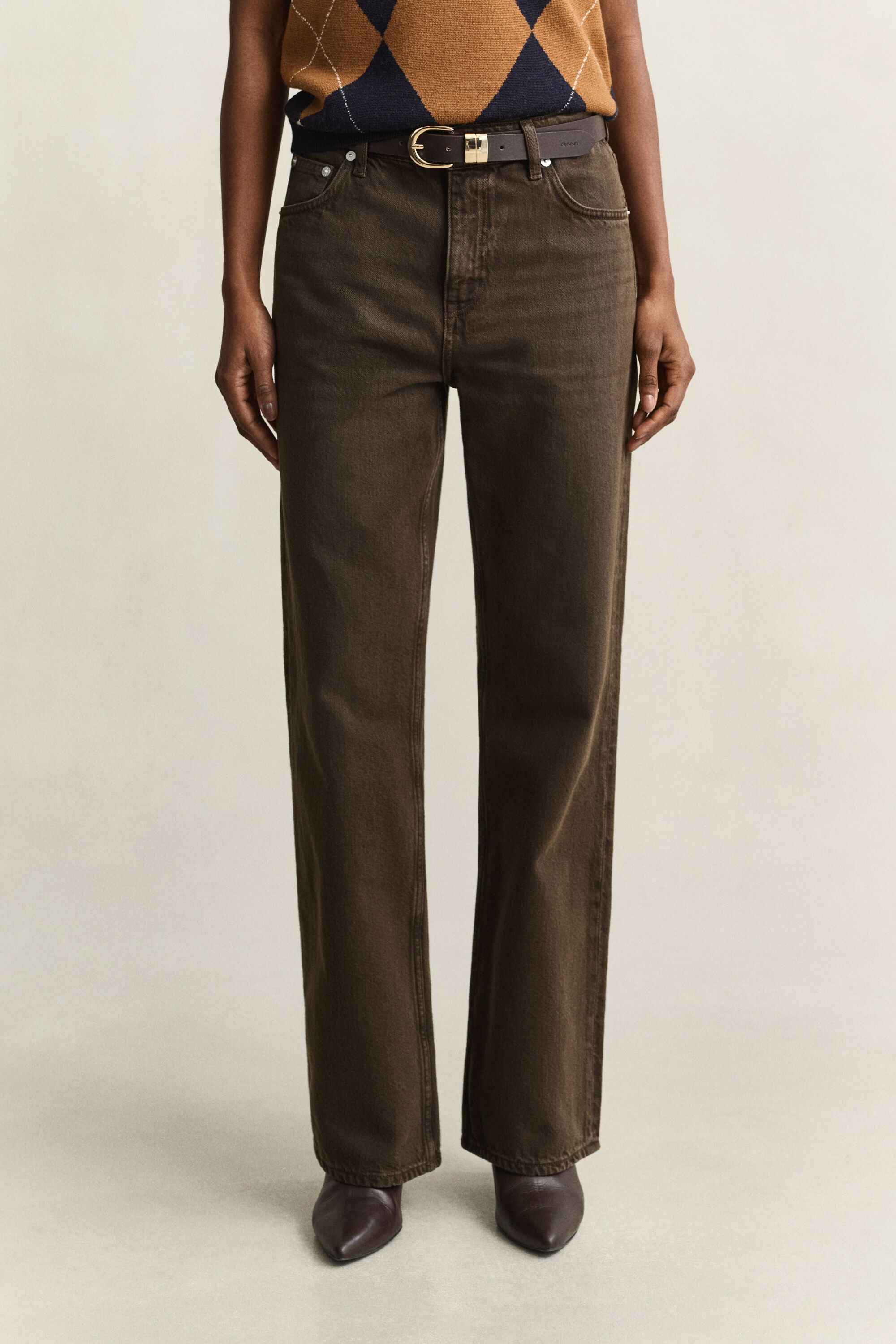 Relaxed fit färgade jeans