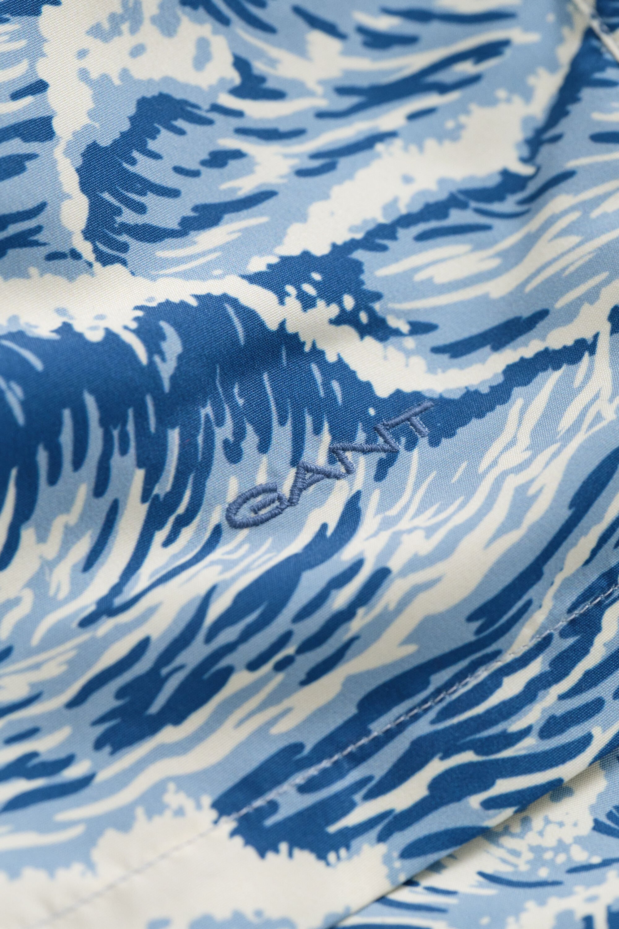 Vågmönstrade badshorts