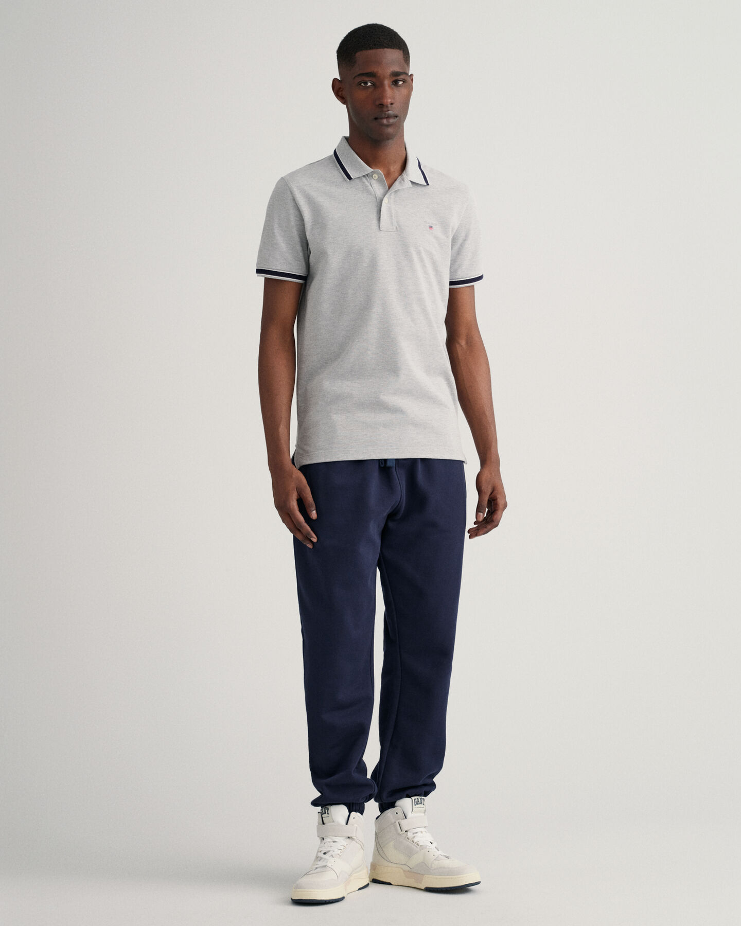 Pik&eacute;tr&ouml;ja med fiskbensm&ouml;nstrade detaljer