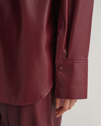 Skjortjacka i fuskskinn