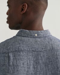 Slim fit linneskjorta