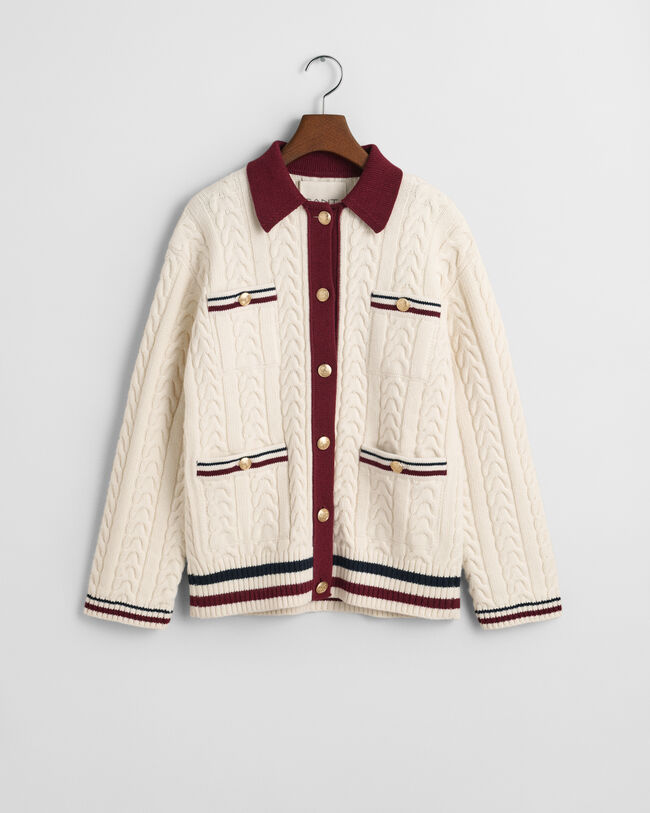 Kabelstickad kontrastf&auml;rgad kofta