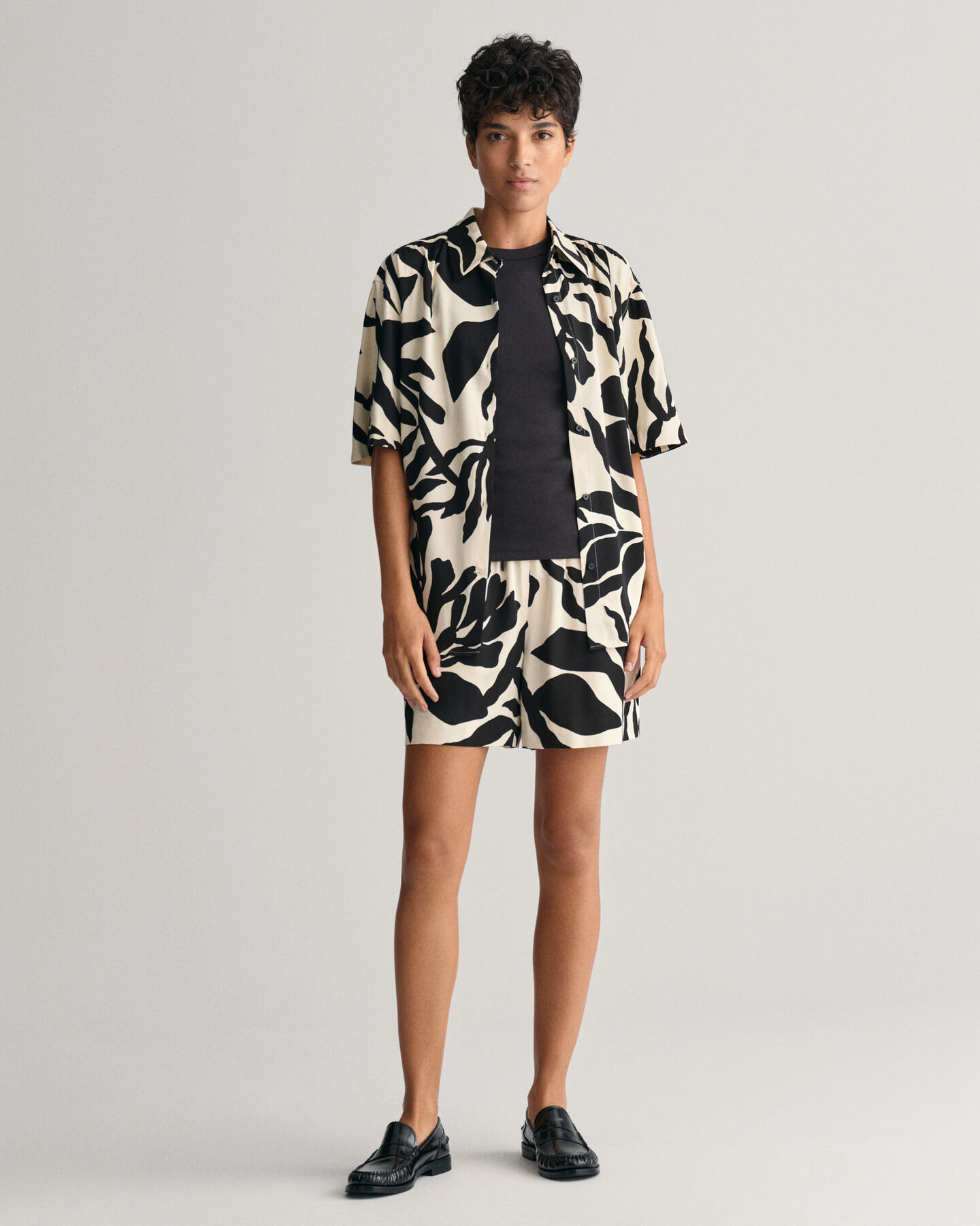 Relaxed fit palmm&ouml;nstrade dra-p&aring;-shorts