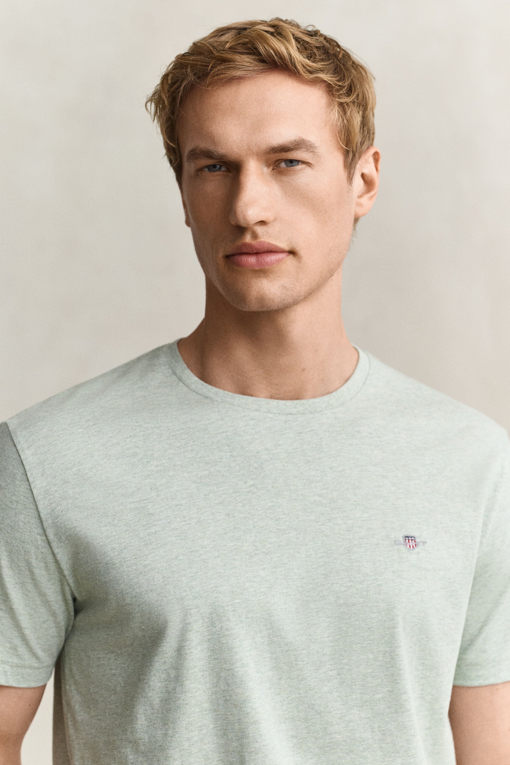 Regular fit T-shirt med sköld