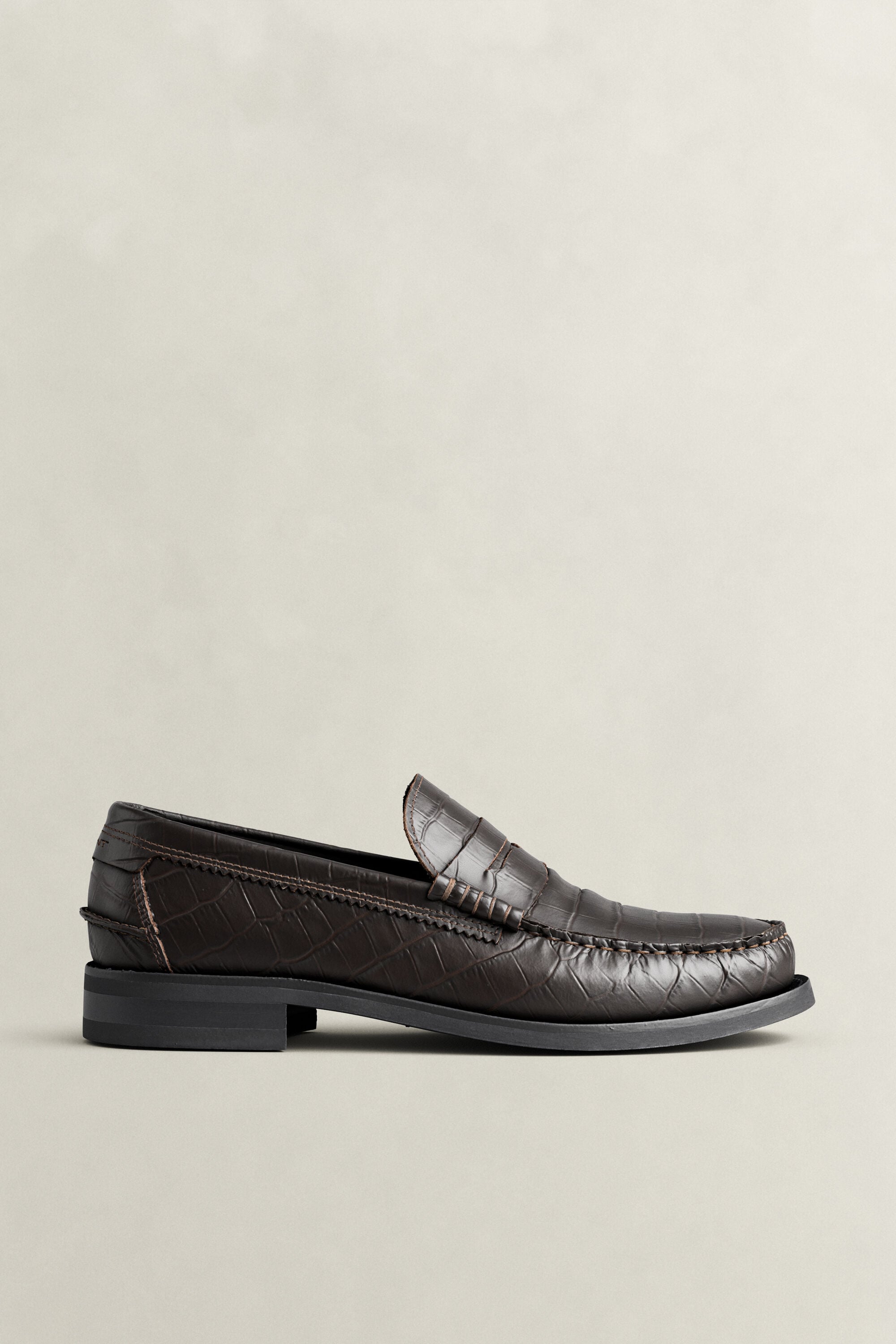 Lenkoxx läderloafers med krokodilmönster