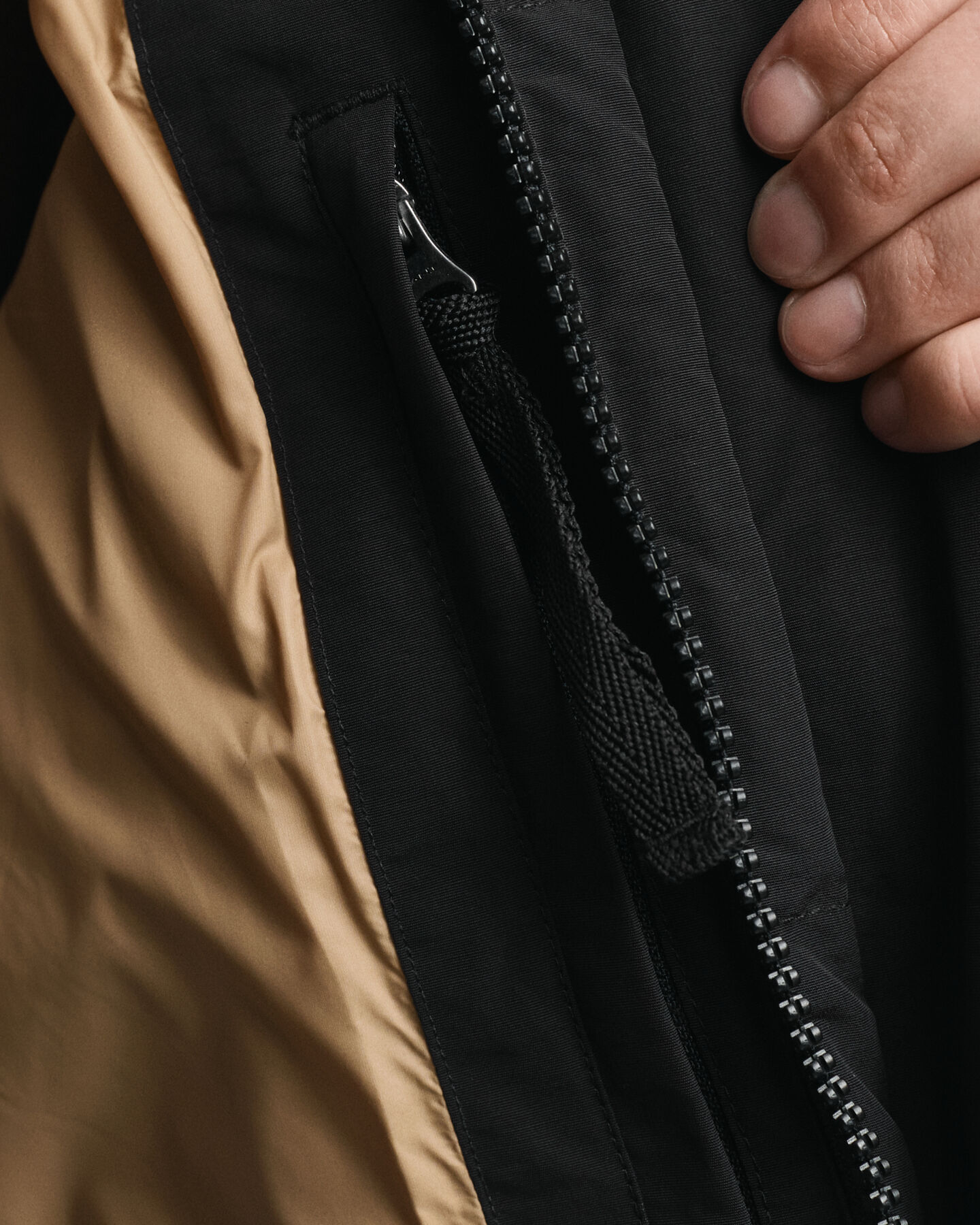 Tjock mellanl&aring;ng dunjacka