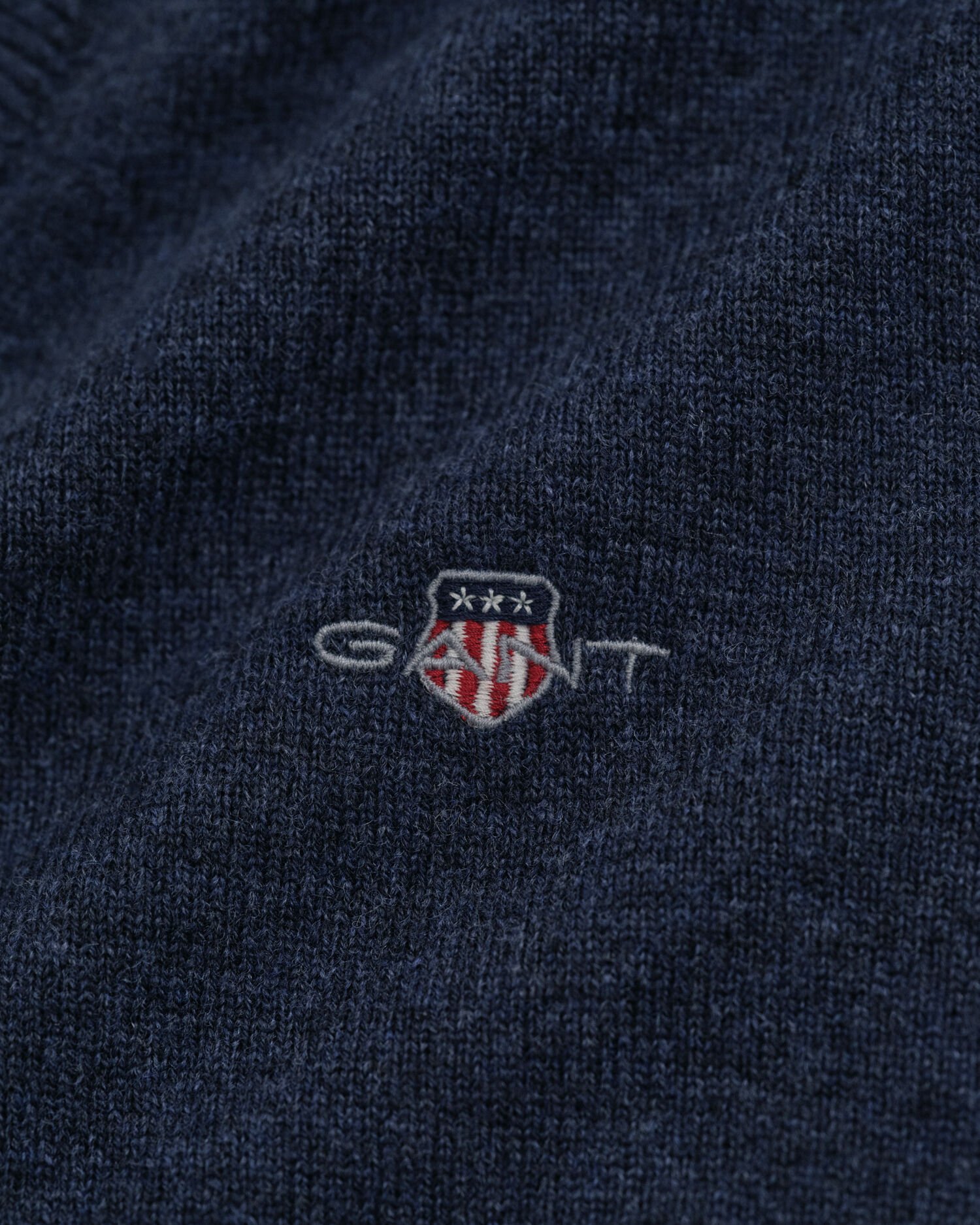 V-ringad tröja i superfin lammull