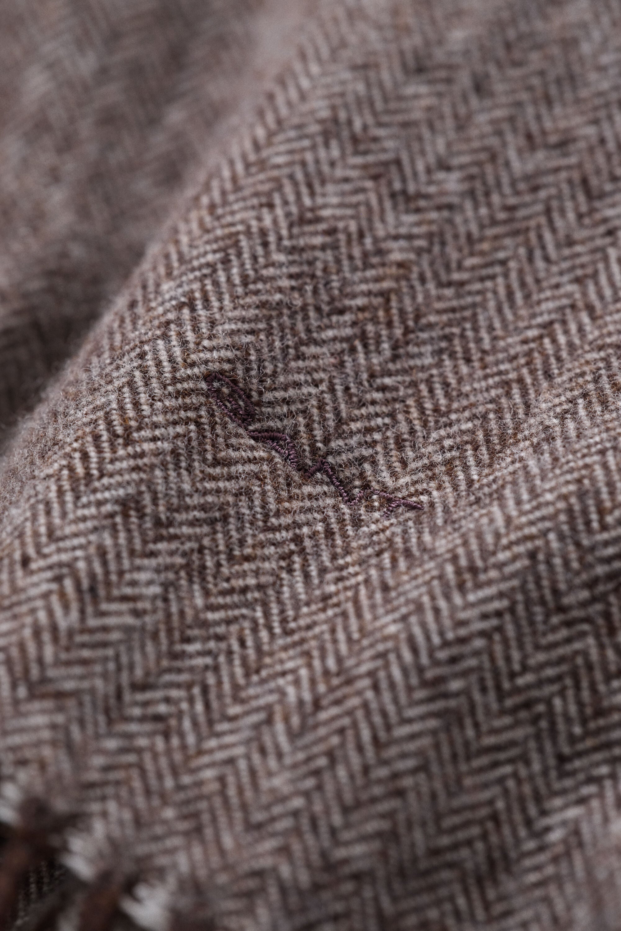 Fiskbensmönstrad halsduk