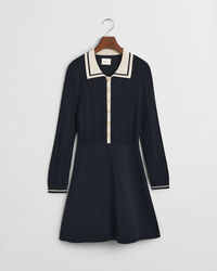 Kontrastfärgad ribbstickad klänning