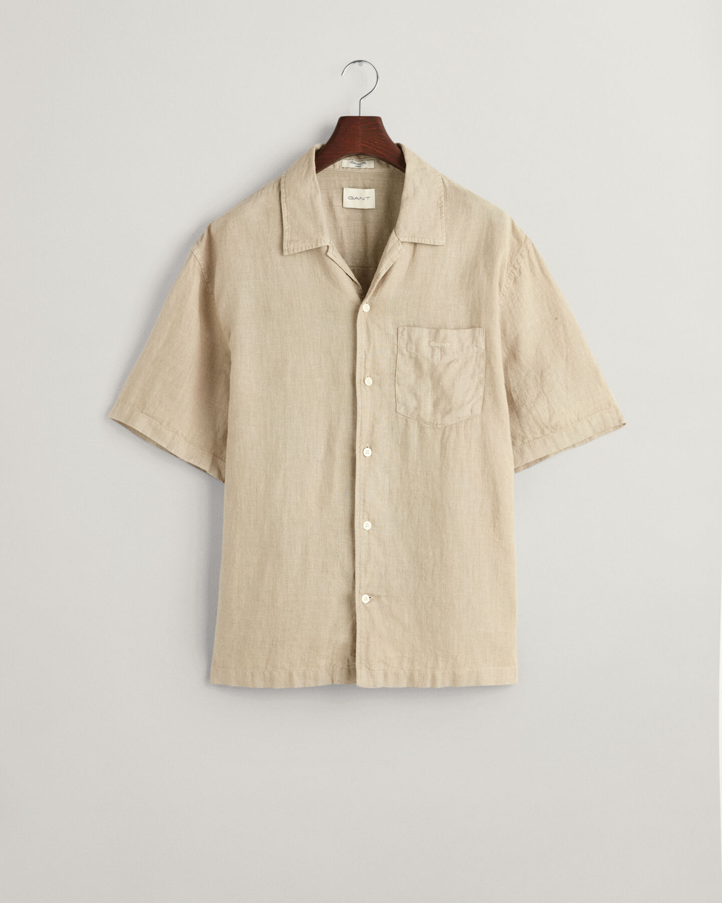 Relaxed fit kort&auml;rmad linneskjorta