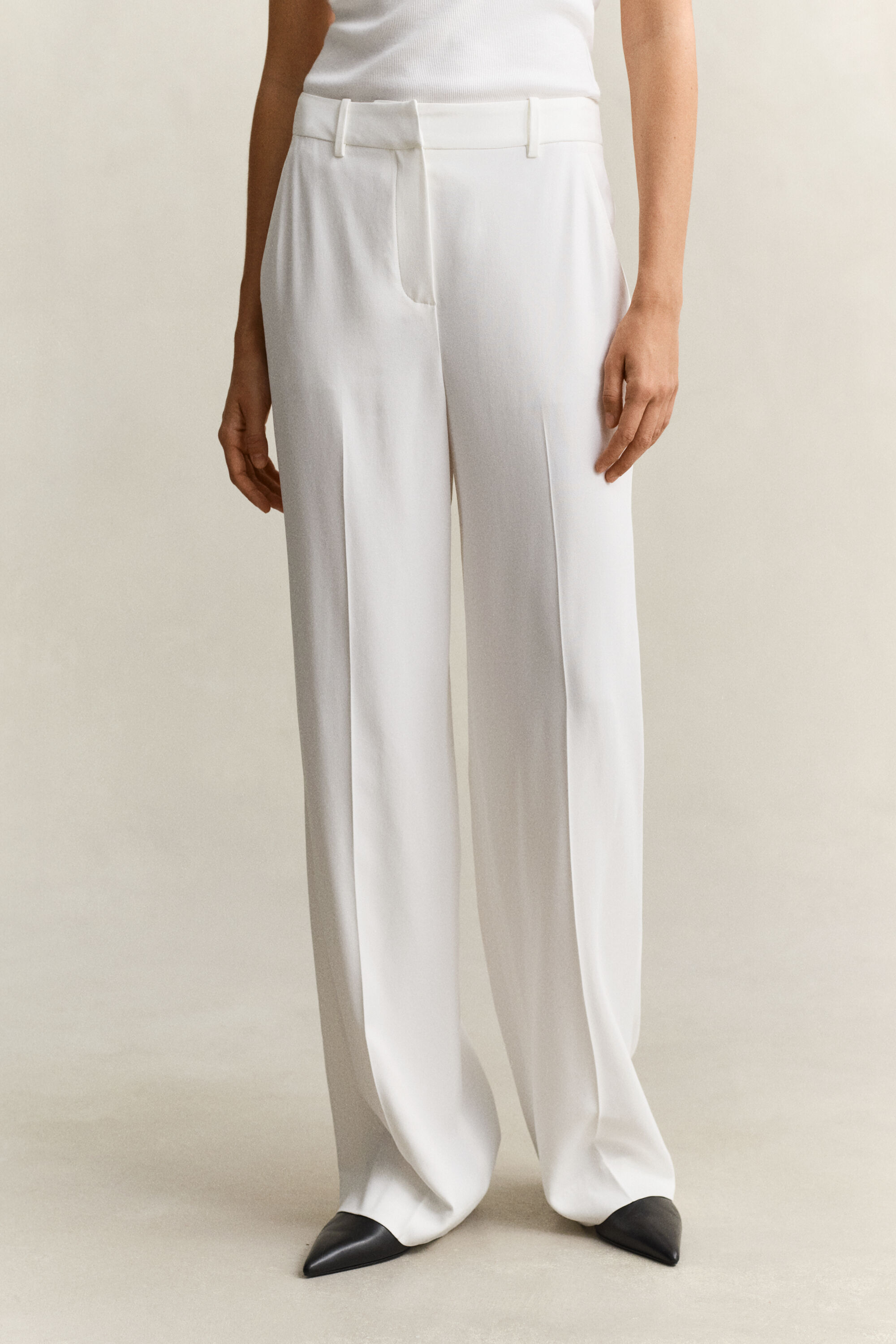 Skräddarsydda byxor i crêpe