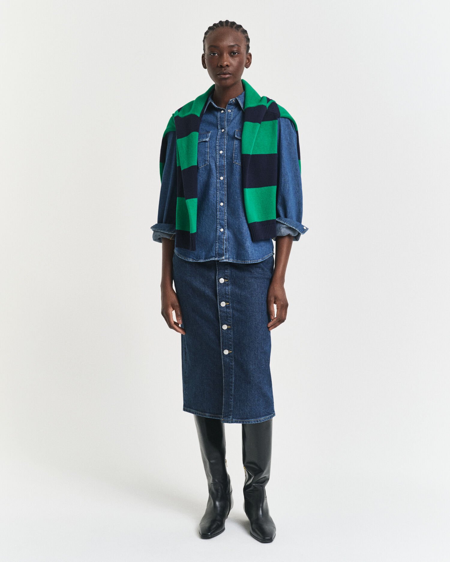 Midikjol i denim med knappar