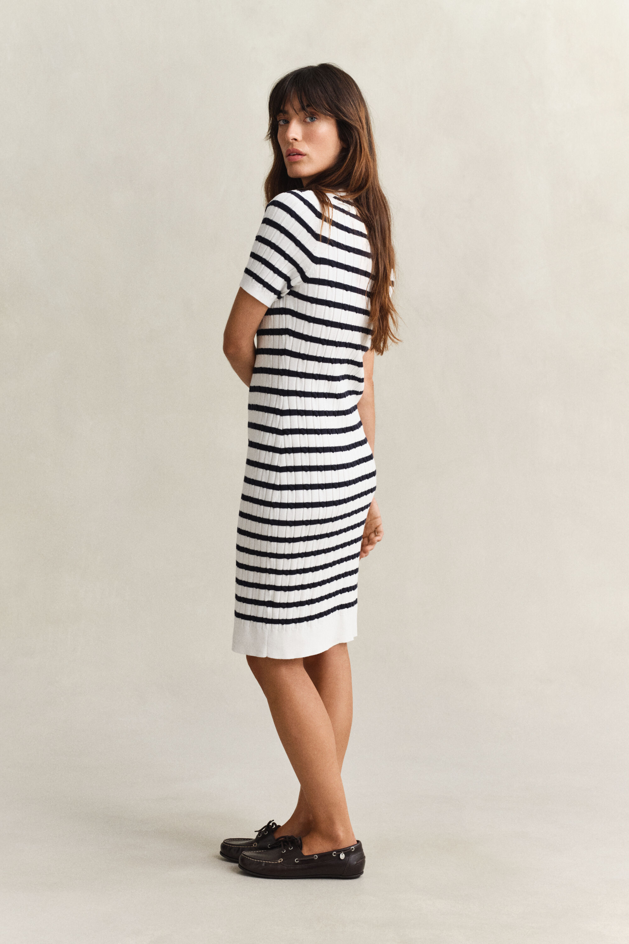 Kabelstickad bomullsklänning