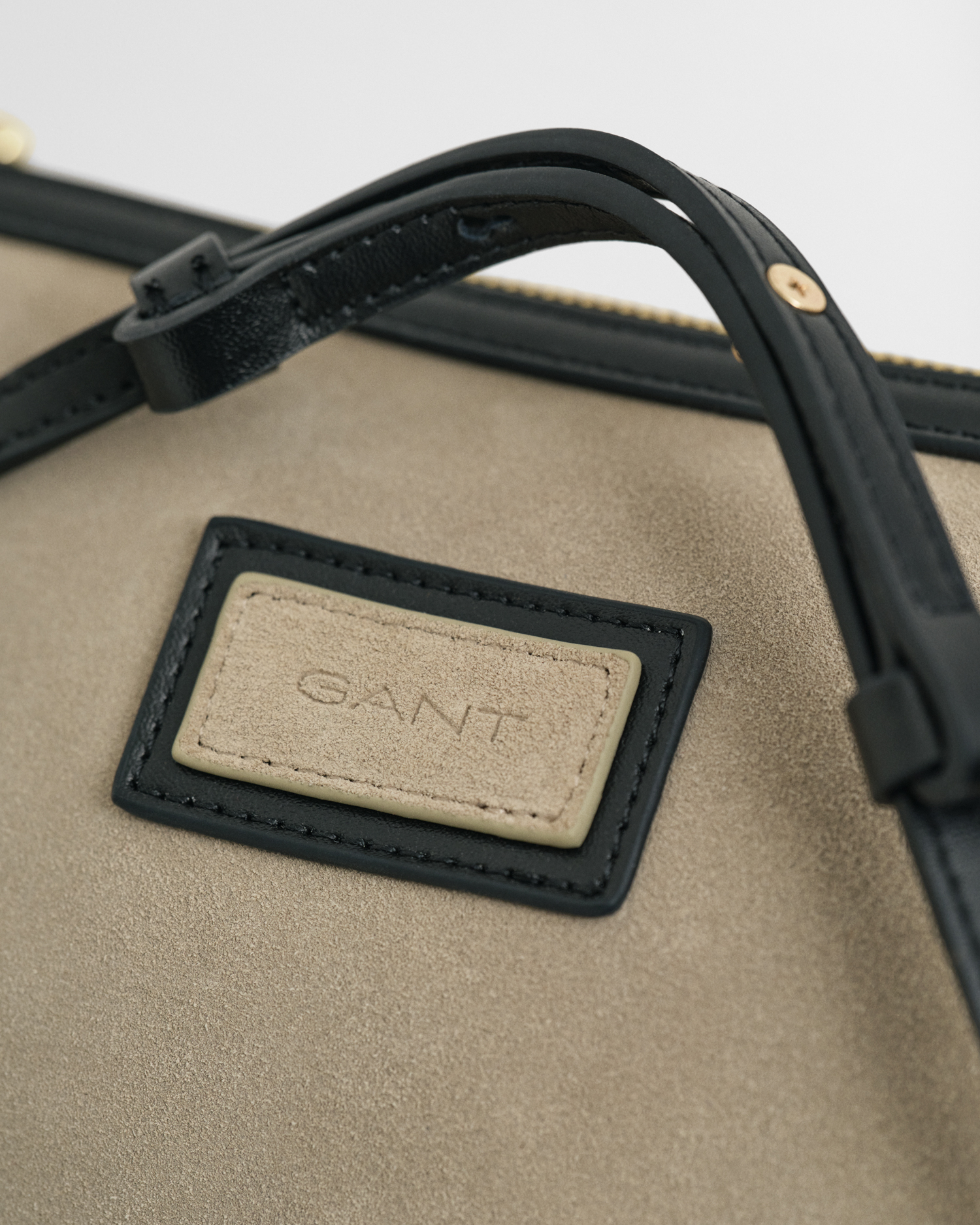 Axelremsväska i mocka