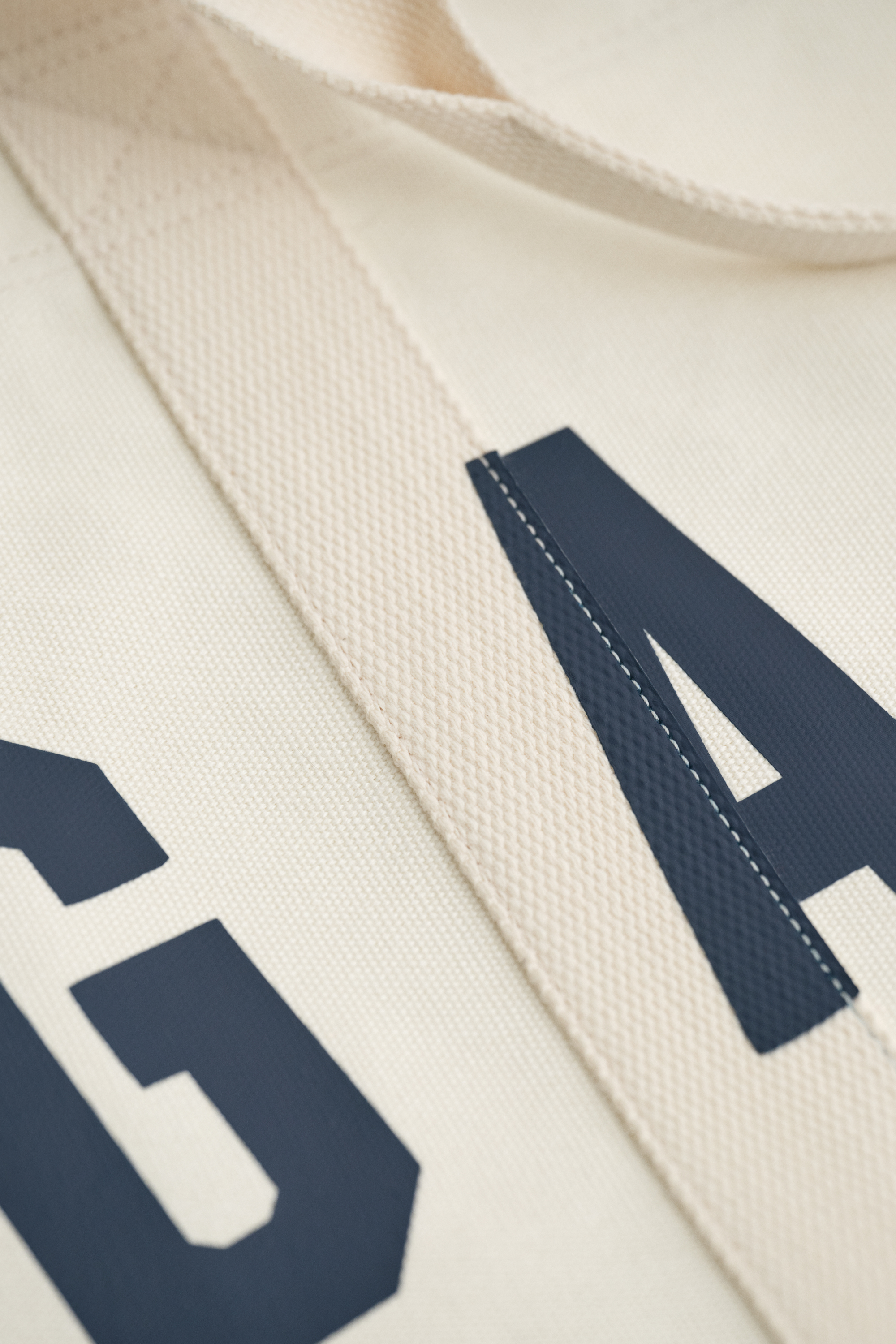 Kontrastfärgad toteväska