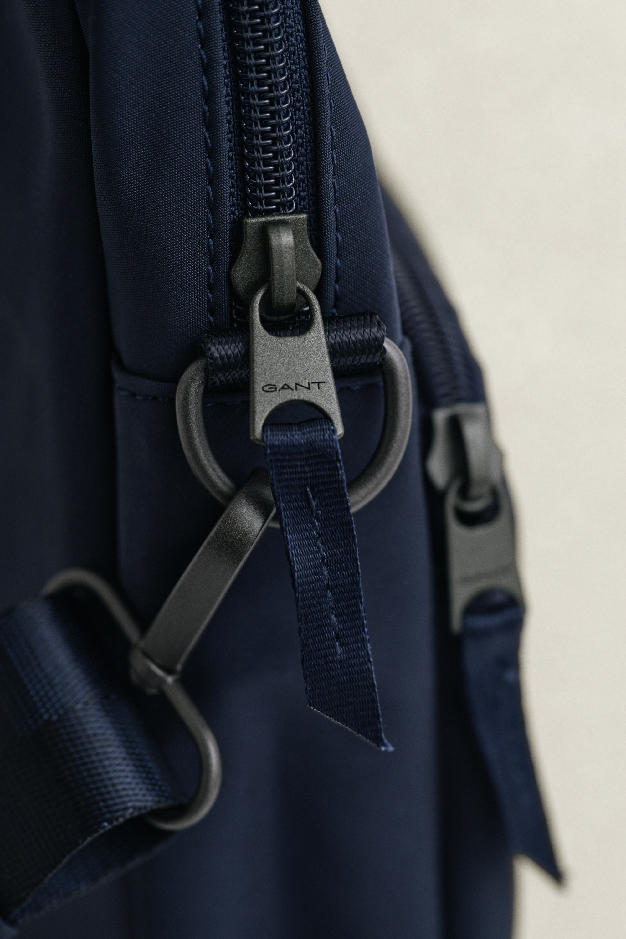 Essential pendlarväska